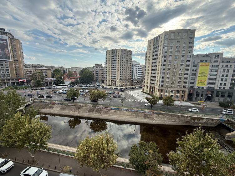 Apartament cu 2 camere semidecomandat în P-ța Unirii