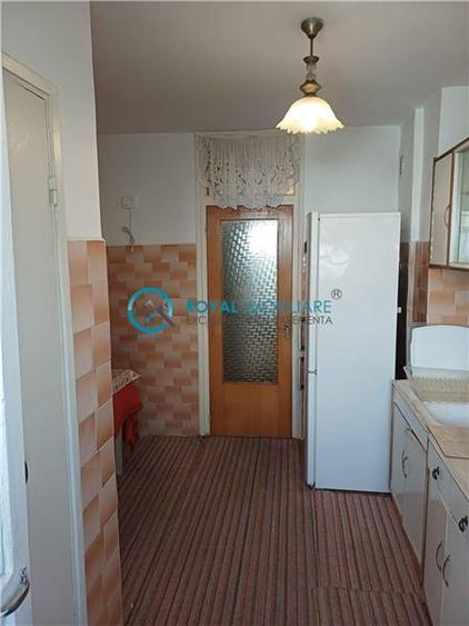 Apartament cu 3 camere decomandat în Ultracentral