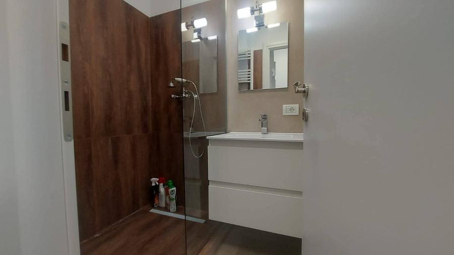 Apartament cu 2 camere decomandat în Apărătorii Patriei