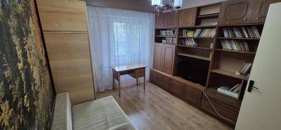 Apartament cu 3 camere decomandat în Podul de Fier