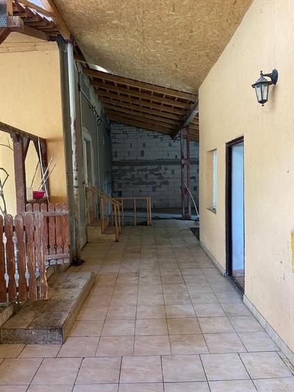 Casă cu 4 camere în Dolaț