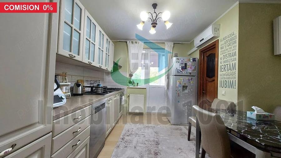 Apartament cu 4 camere decomandat în Central