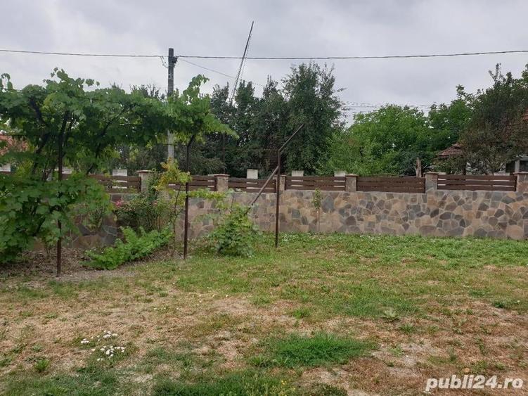 Casă cu 5 camere cu Teren 2000 Mp în Gârdani