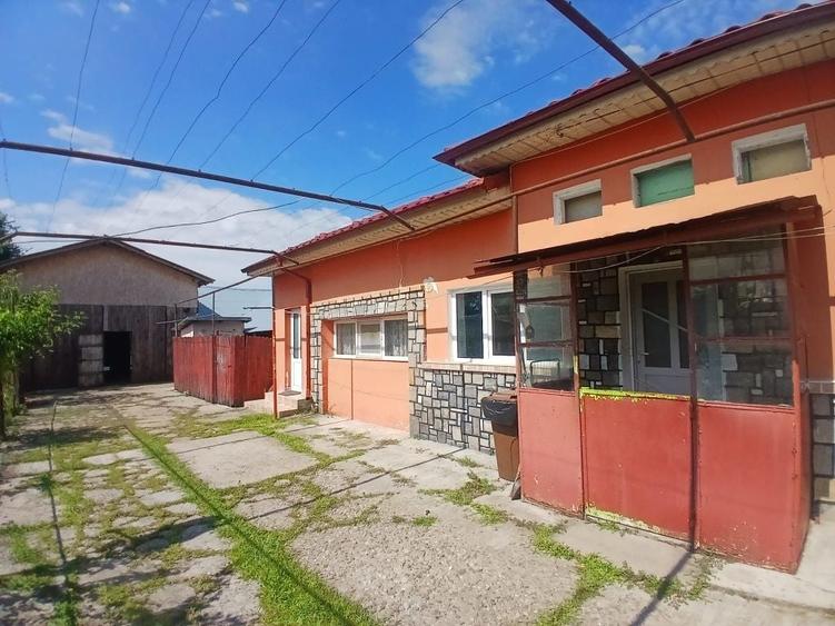 Casă cu 4 camere în Coada Izvorului