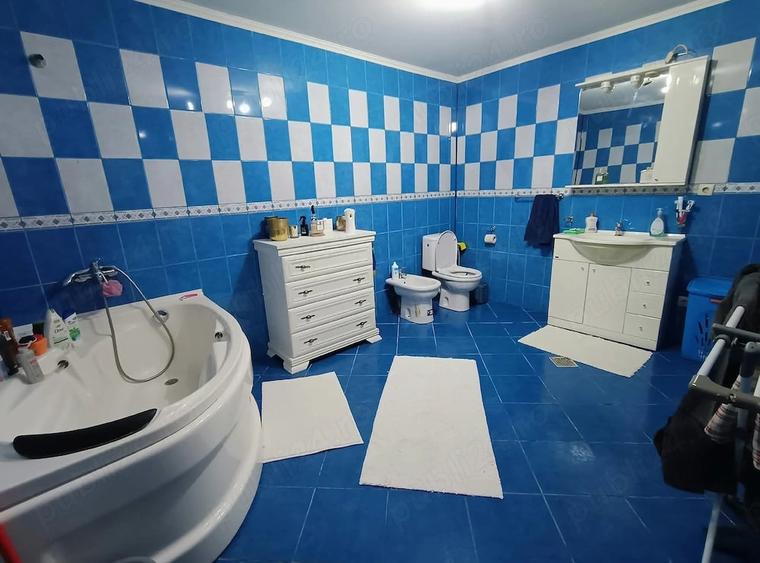 Casă cu 4 camere cu Teren 600 Mp în Păcurari