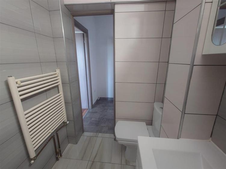 Apartament cu 3 camere decomandat, mobilat în Central