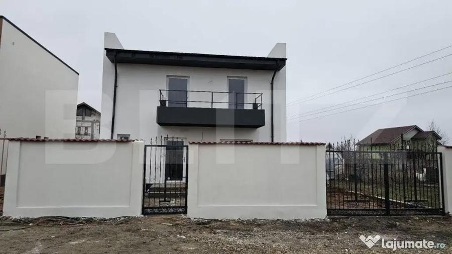 Casă cu 4 camere cu Teren 500 Mp în Aeroport