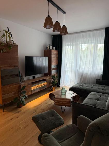 Apartament cu 4 camere decomandat în Dosu Bricii