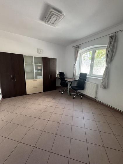 Casă individuală cu 6 camere cu Canalizare în Cotroceni
