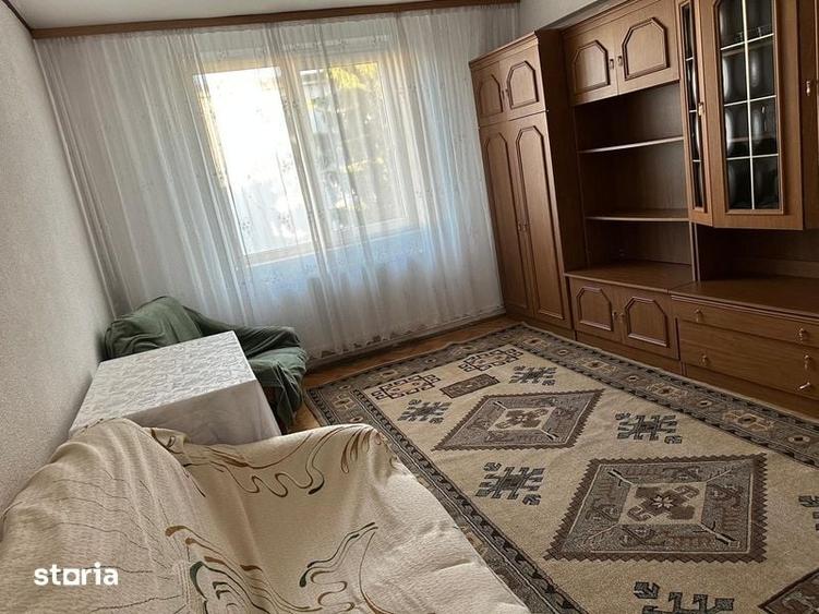 Apartament cu 2 camere decomandat în Policlinica