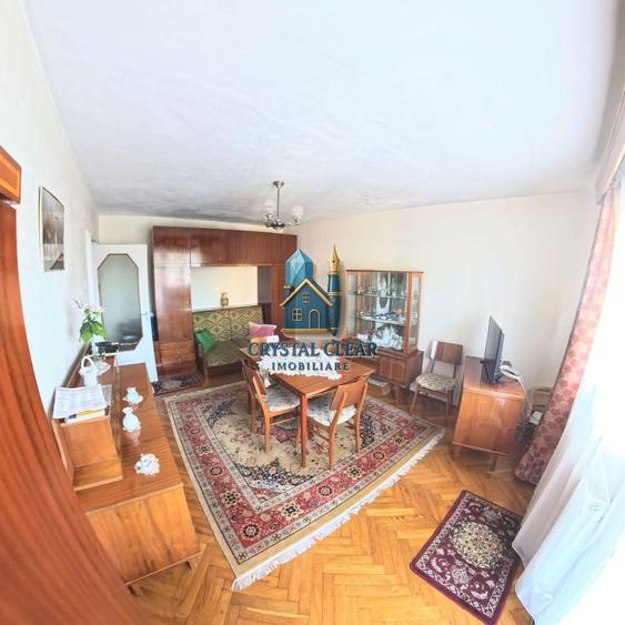 Apartament cu 3 camere decomandat în 7 Noiembrie