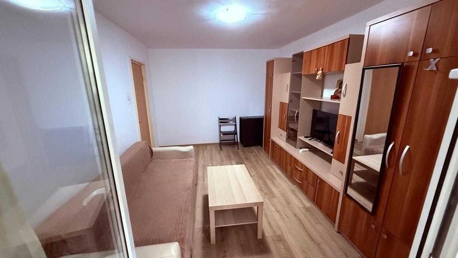Apartament cu 2 camere decomandat, mobilat în Tei