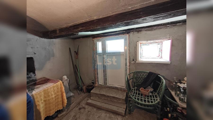 Casă cu 2 camere cu Teren 1457 Mp în Vest