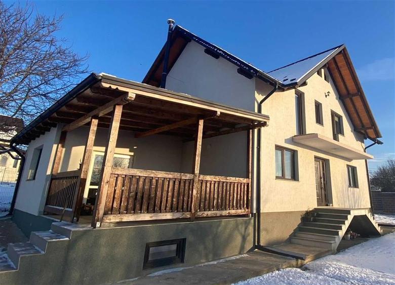 Casă individuală cu 5 camere cu Teren 1000 Mp în Sfântu Ilie