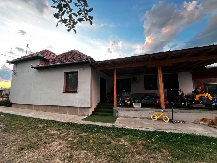 Casă cu 4 camere în Tileagd