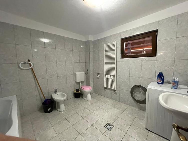 Hotel/Pensiune, de 200 mp, în Firiza