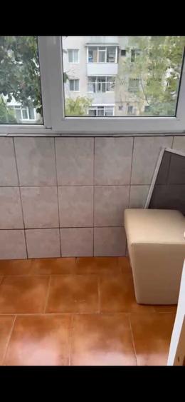 Apartament cu 3 camere semidecomandat în Alexandru cel Bun