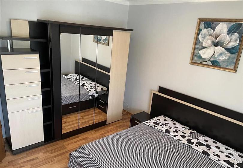 Apartament cu 2 camere semidecomandat, mobilat în Tractorul