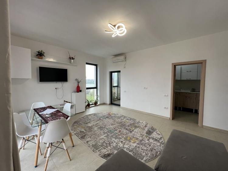Apartament cu 2 camere, mobilat în Tomis Nord