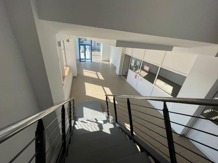 Spațiu comercial, de 380 mp, în Calea Severinului