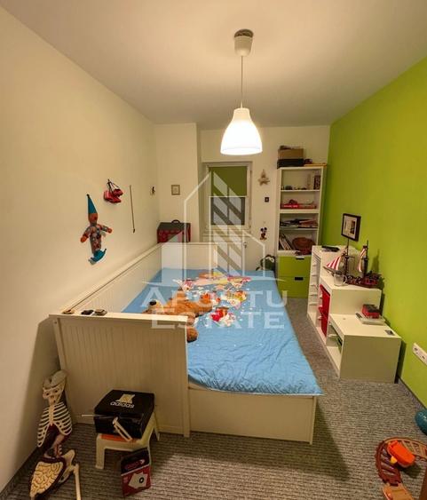 Apartament cu 3 camere decomandat, mobilat în Aradului