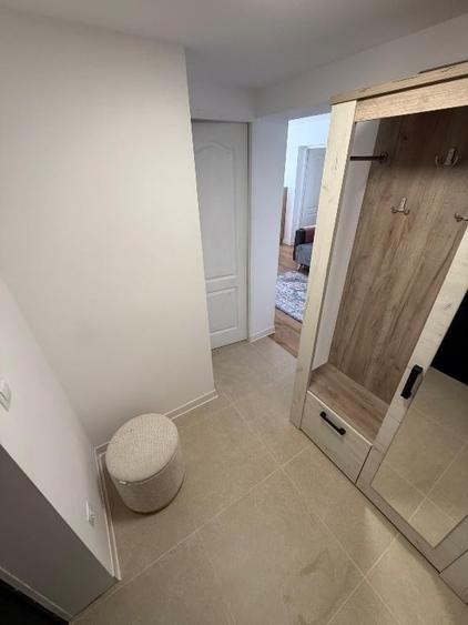 Apartament cu 2 camere semidecomandat, mobilat în Micro 14