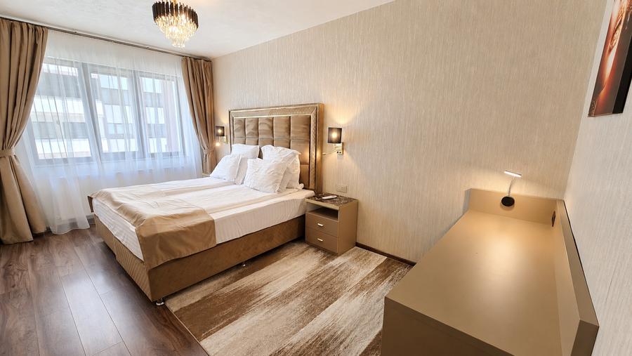 Apartament cu 4 camere decomandat, mobilat în Tractorul