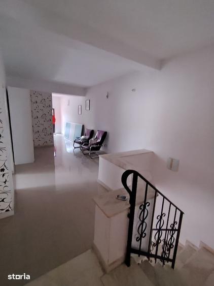 Casă cu 5 camere cu Teren 400 Mp în Călărași