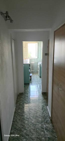 Apartament cu 3 camere decomandat în Drumul Taberei