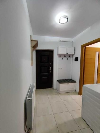 Apartament cu 2 camere semidecomandat în Ipotești