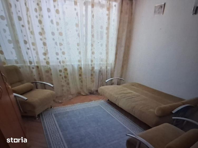Apartament cu 2 camere semidecomandat în Tei