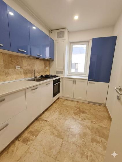 Apartament cu 3 camere decomandat în Drumul Taberei