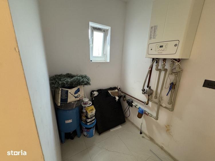 Casă cu 4 camere cu Teren 250 Mp în Berceni