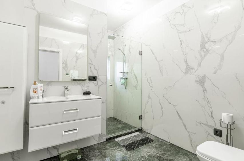 Duplex cu 4 camere cu Canalizare în Florești