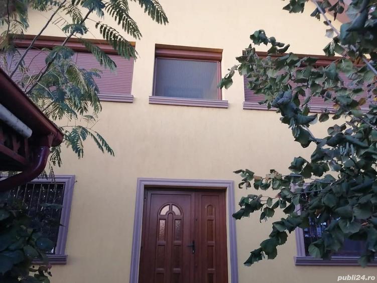 Casă cu 6 camere în Central