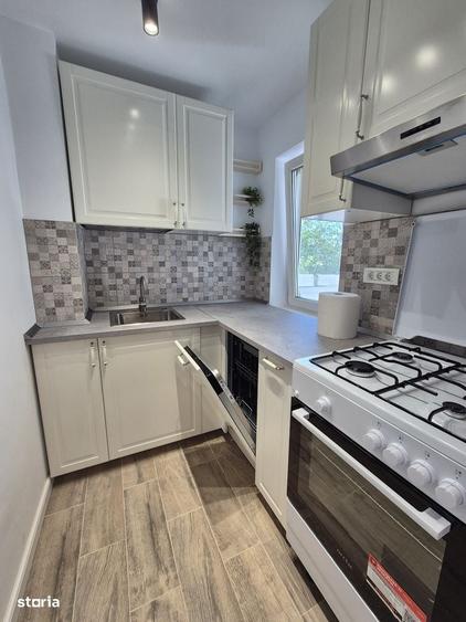 Apartament cu 2 camere decomandat în Tei