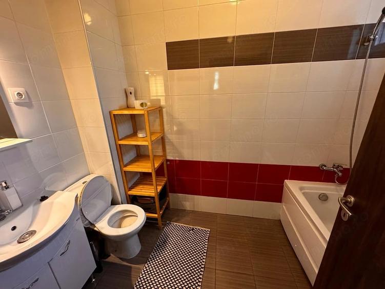Apartament cu 2 camere decomandat în Complex Studențesc