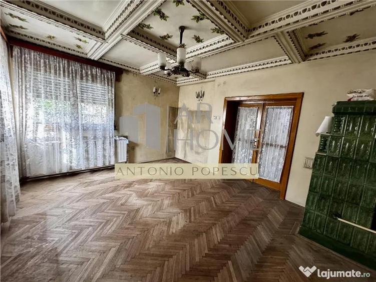 Casă cu 3 camere cu Canalizare în Central