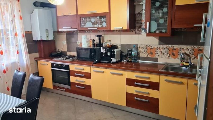 Apartament cu 3 camere în Calea Romanului