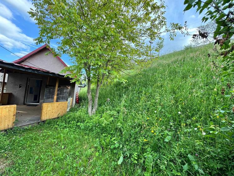 Casă cu 4 camere în Bolovăniș