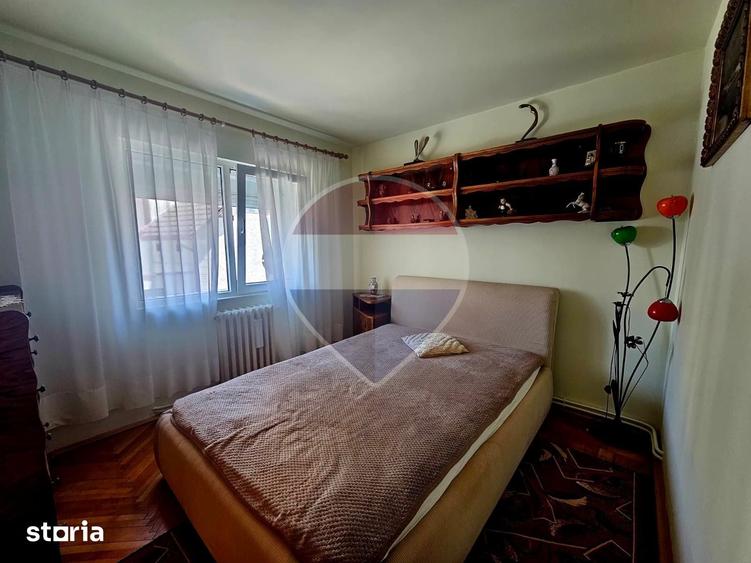 Apartament cu 4 camere decomandat în Central