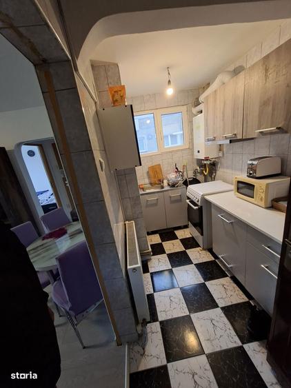 Apartament cu 2 camere semidecomandat în Zețarilor