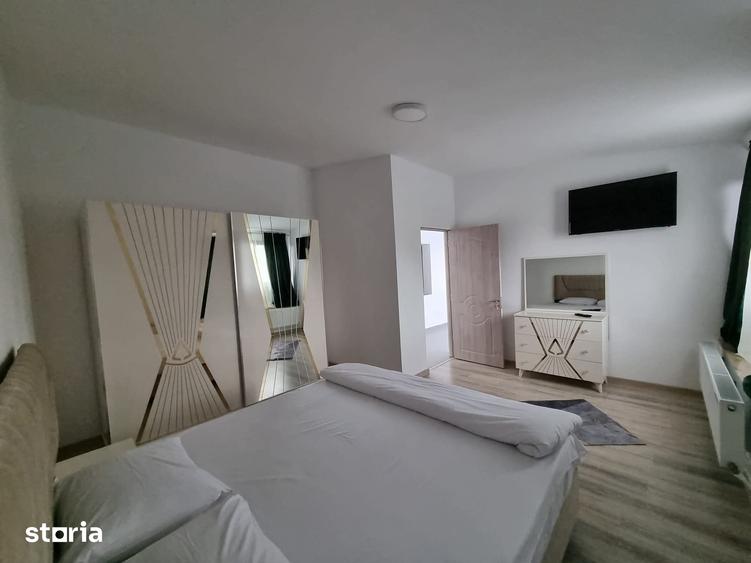 Spațiu comercial, de 2,416 mp, în Central