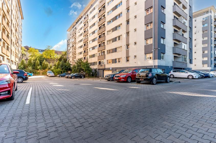 Garsonieră decomandată, mobilată în Calea Turzii