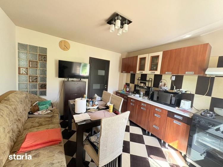 Apartament cu 2 camere decomandat în Craiovița Nouă