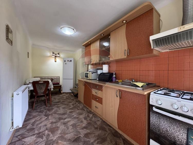 Casă cu 5 camere cu Teren 1026 Mp în Dârlos
