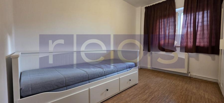 Apartament cu 4 camere semidecomandat, mobilat în Tineretului