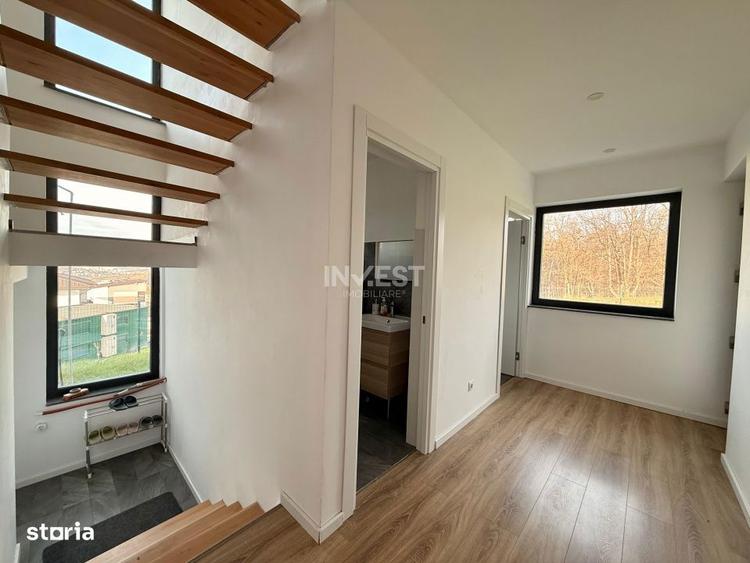 Casă cu 5 camere cu Teren 950 Mp în Bucium