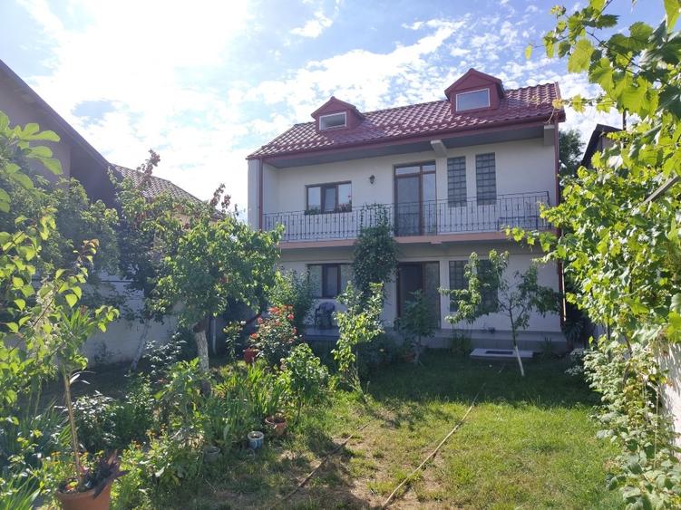 Casă individuală cu 4 camere cu Teren 390 Mp în Gării