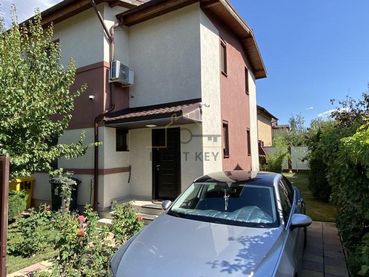 Duplex cu 3 camere cu Canalizare în Domnești